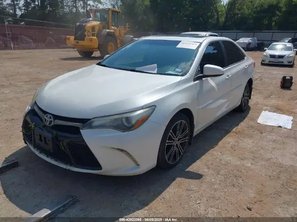 4T1BF1FK8GU536084 2016 TOYOTA CAMRY - Image 2