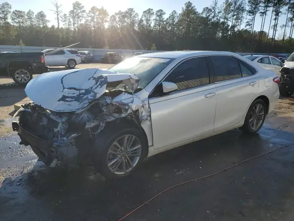 4T1BF1FK8GU538188 2016 TOYOTA CAMRY - Image 1