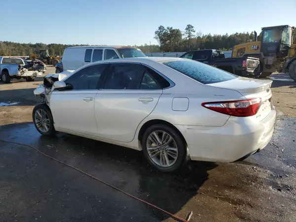 4T1BF1FK8GU538188 2016 TOYOTA CAMRY - Image 2