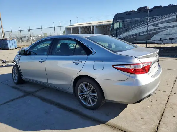 4T1BF1FK8GU541592 2016 TOYOTA CAMRY - Image 2