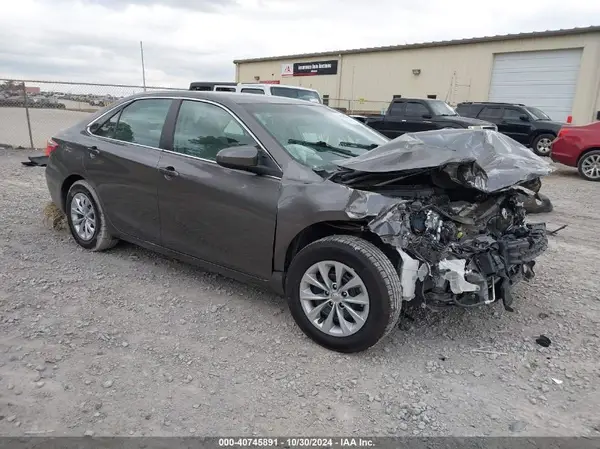 4T1BF1FK8GU543973 2016 TOYOTA CAMRY - Image 1