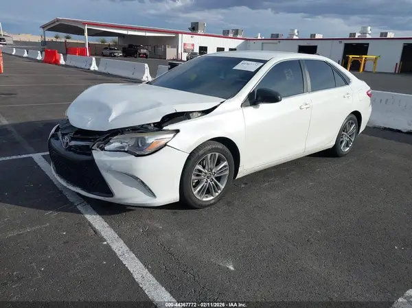 4T1BF1FK8GU546422 2016 TOYOTA CAMRY - Image 2