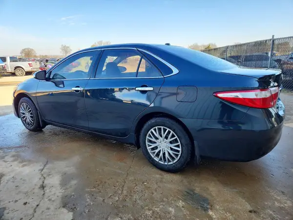 4T1BF1FK8GU552205 2016 TOYOTA CAMRY - Image 2