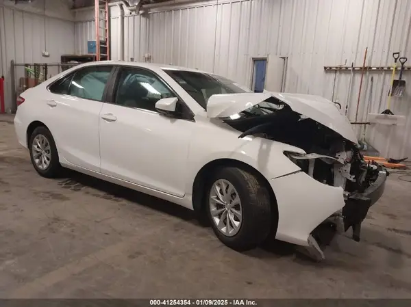 4T1BF1FK8GU553919 2016 TOYOTA CAMRY - Image 1