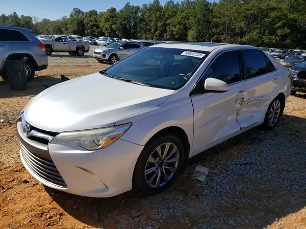 4T1BF1FK8GU555881 2016 TOYOTA CAMRY - Image 1