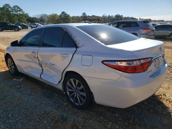 4T1BF1FK8GU555881 2016 TOYOTA CAMRY - Image 2