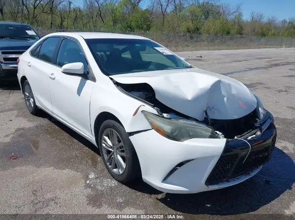 4T1BF1FK8GU557596 2016 TOYOTA CAMRY - Image 1