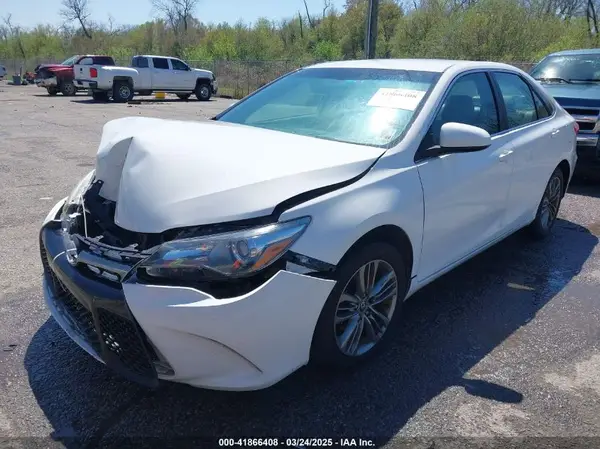 4T1BF1FK8GU557596 2016 TOYOTA CAMRY - Image 2