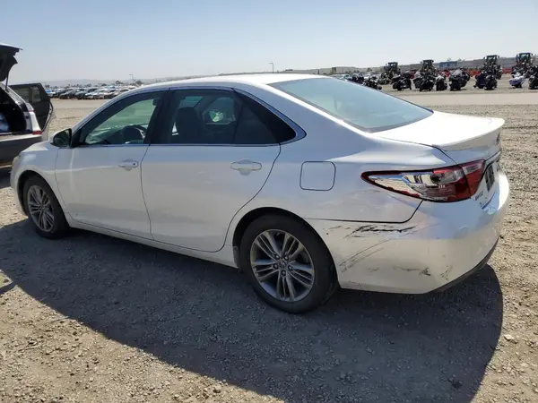 4T1BF1FK8GU560224 2016 TOYOTA CAMRY - Image 2