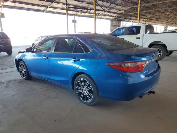 4T1BF1FK8GU562118 2016 TOYOTA CAMRY - Image 2