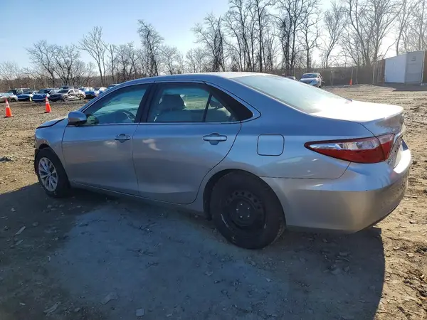 4T1BF1FK8GU562121 2016 TOYOTA CAMRY - Image 2