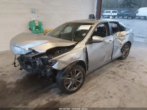 4T1BF1FK8GU563477 2016 TOYOTA CAMRY - Image 2