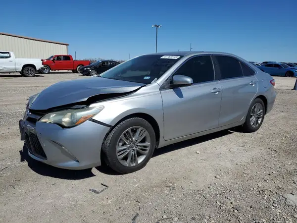 4T1BF1FK8GU564130 2016 TOYOTA CAMRY - Image 1