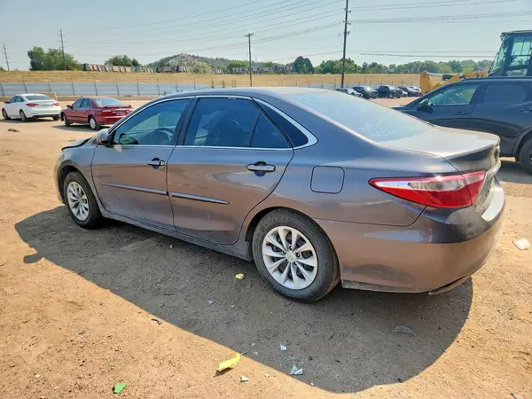 4T1BF1FK8GU565195 2016 TOYOTA CAMRY - Image 2