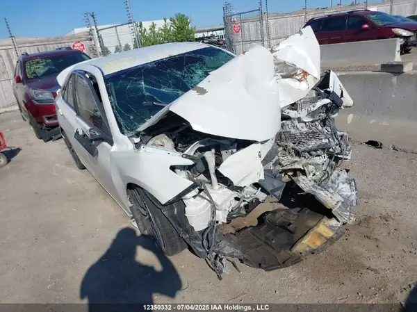 4T1BF1FK8GU569280 2016 TOYOTA CAMRY - Image 1