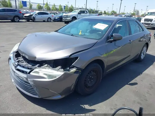 4T1BF1FK8GU569831 2016 TOYOTA CAMRY - Image 2