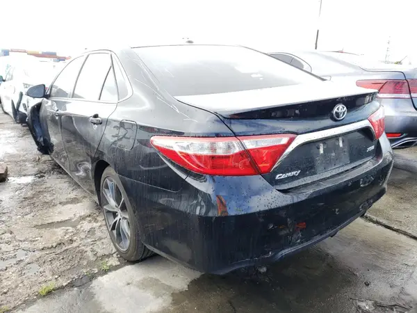 4T1BF1FK8GU574768 2016 TOYOTA CAMRY - Image 2