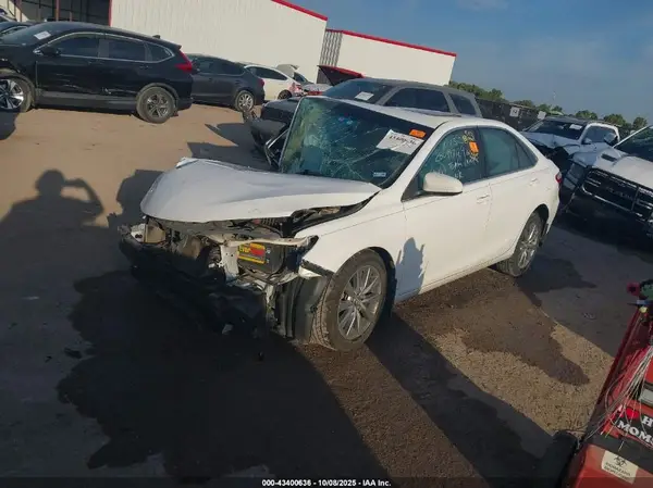 4T1BF1FK8GU576018 2016 TOYOTA CAMRY - Image 2