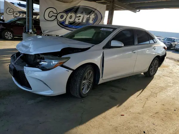 4T1BF1FK8GU576682 2016 TOYOTA CAMRY - Image 1