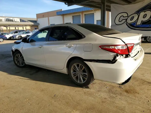 4T1BF1FK8GU576682 2016 TOYOTA CAMRY - Image 2