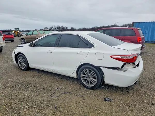 4T1BF1FK8GU581719 2016 TOYOTA CAMRY - Image 2