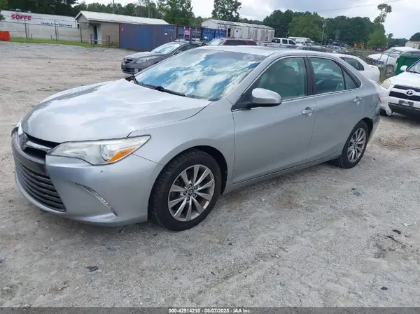 4T1BF1FK8GU584779 2016 TOYOTA CAMRY - Image 2