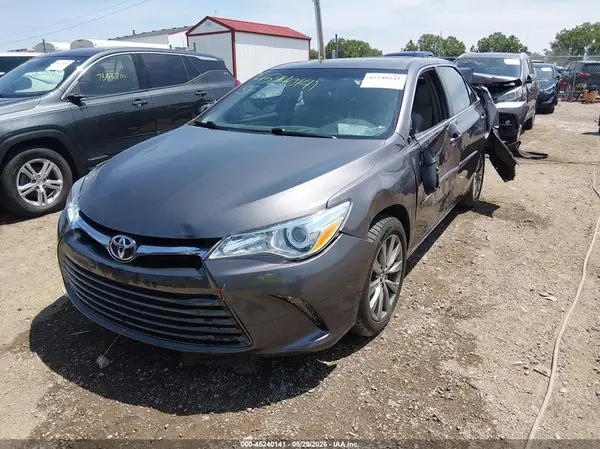 4T1BF1FK8GU585608 2016 TOYOTA CAMRY - Image 2