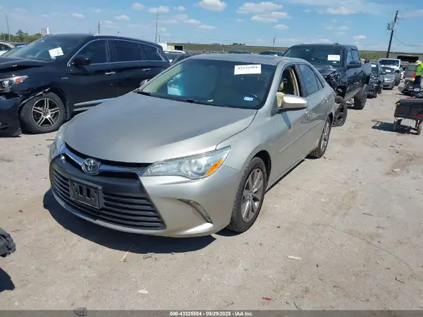 4T1BF1FK8GU585740 2016 TOYOTA CAMRY - Image 2