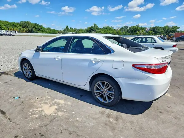 4T1BF1FK8GU587391 2016 TOYOTA CAMRY - Image 2