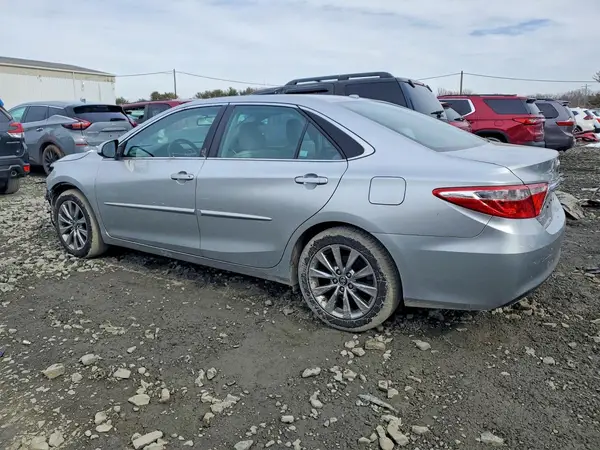 4T1BF1FK8GU587424 2016 TOYOTA CAMRY - Image 2