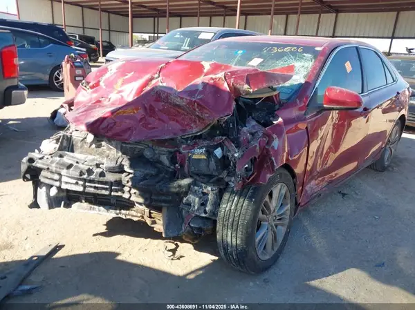 4T1BF1FK8GU588864 2016 TOYOTA CAMRY - Image 2