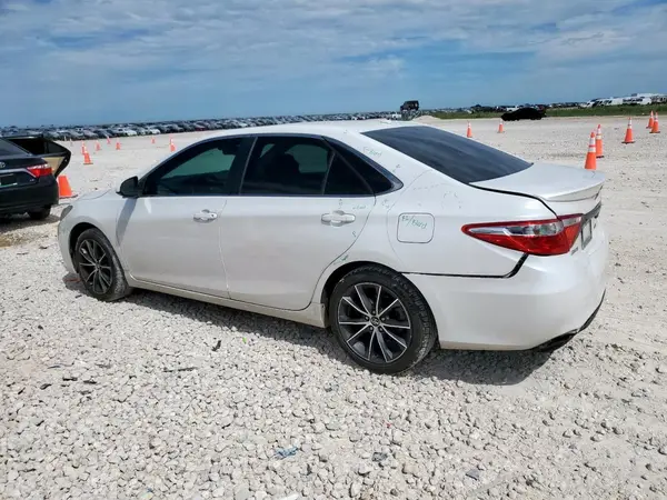 4T1BF1FK8GU594860 2016 TOYOTA CAMRY - Image 2