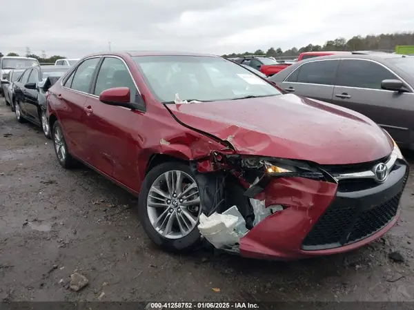 4T1BF1FK8GU596012 2016 TOYOTA CAMRY - Image 1