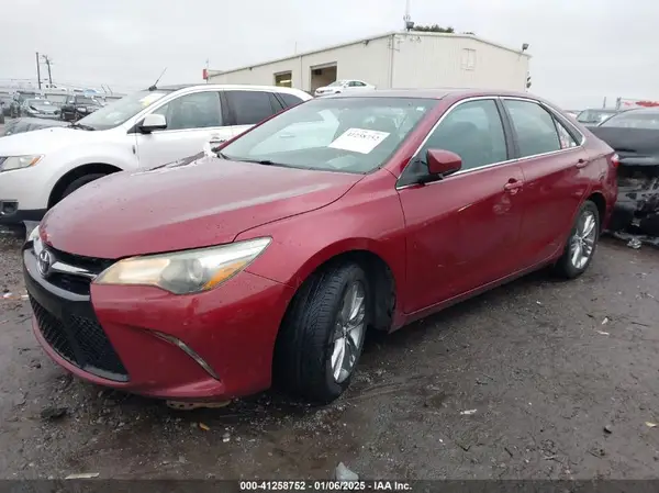 4T1BF1FK8GU596012 2016 TOYOTA CAMRY - Image 2