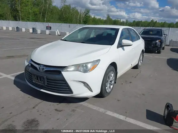 4T1BF1FK8GU600107 2016 TOYOTA CAMRY - Image 2