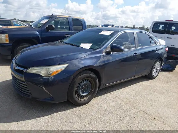 4T1BF1FK8GU602715 2016 TOYOTA CAMRY - Image 2