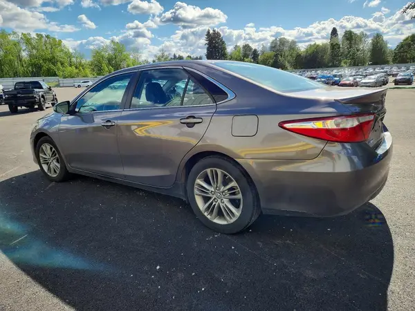 4T1BF1FK8GU604402 2016 TOYOTA CAMRY - Image 2