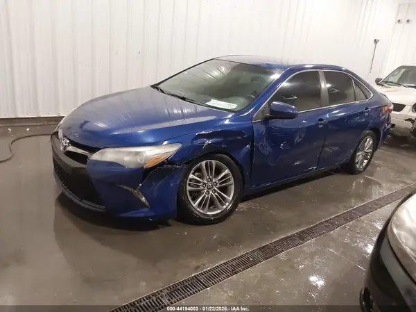 4T1BF1FK8GU607977 2016 TOYOTA CAMRY - Image 2