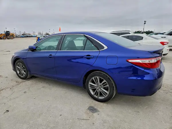 4T1BF1FK8GU611138 2016 TOYOTA CAMRY - Image 2