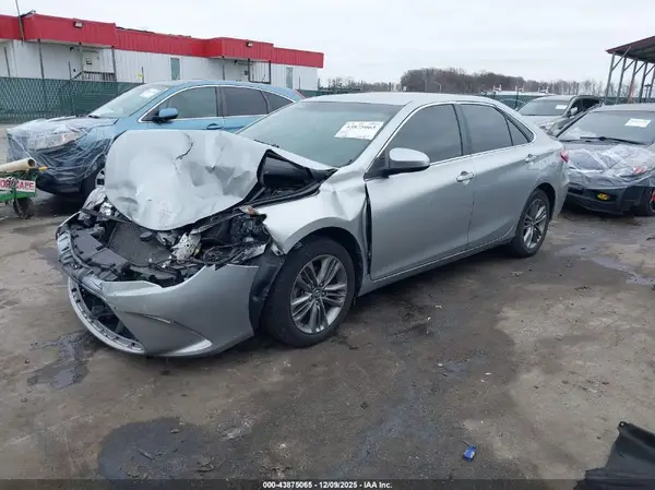 4T1BF1FK8GU613388 2016 TOYOTA CAMRY - Image 2
