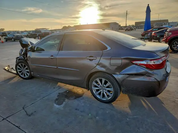 4T1BF1FK8GU613827 2016 TOYOTA CAMRY - Image 2