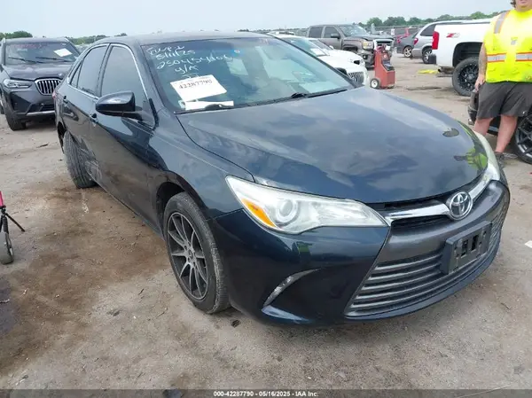 4T1BF1FK8GU615402 2016 TOYOTA CAMRY - Image 1