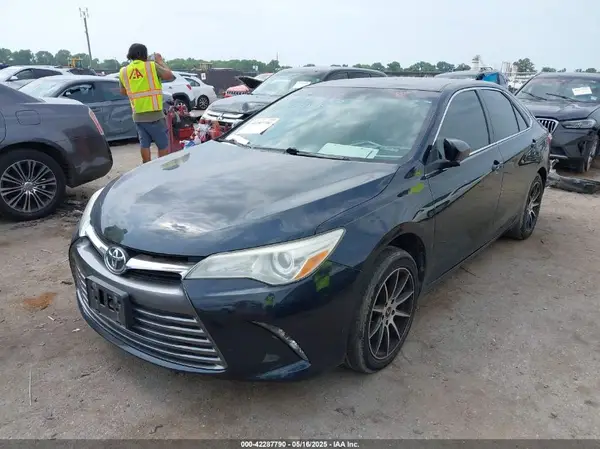 4T1BF1FK8GU615402 2016 TOYOTA CAMRY - Image 2
