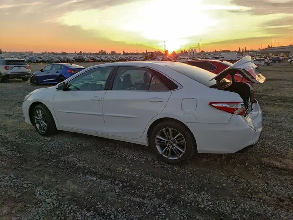 4T1BF1FK8GU999049 2016 TOYOTA CAMRY - Image 2