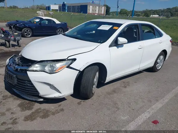 4T1BF1FK8HU268249 2017 TOYOTA CAMRY - Image 2