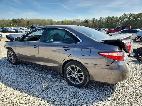 4T1BF1FK8HU268784 2017 TOYOTA CAMRY - Image 2