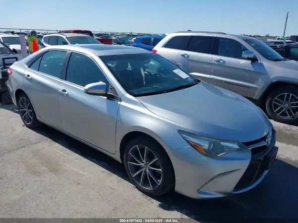 4T1BF1FK8HU275248 2017 TOYOTA CAMRY - Image 1