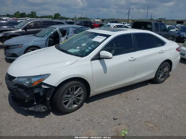 4T1BF1FK8HU279574 2017 TOYOTA CAMRY - Image 2