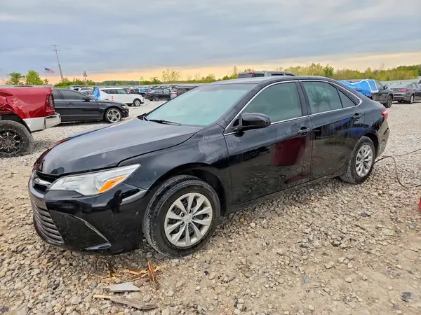 4T1BF1FK8HU283785 2017 TOYOTA CAMRY - Image 1