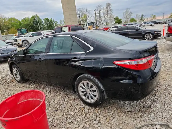 4T1BF1FK8HU283785 2017 TOYOTA CAMRY - Image 2